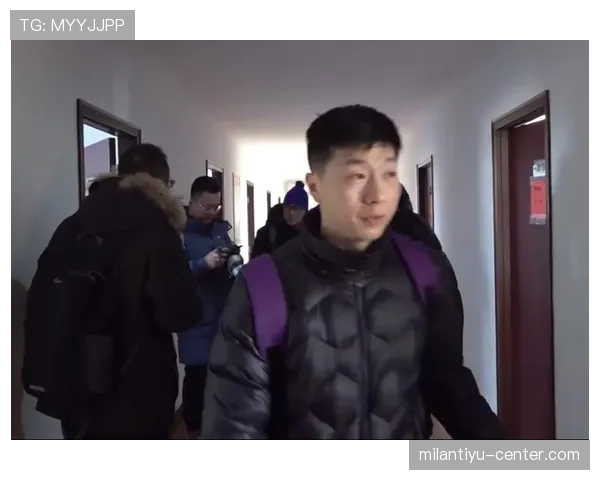 庞伟训练完回家还得哄娃睡觉，这反差谁懂啊
