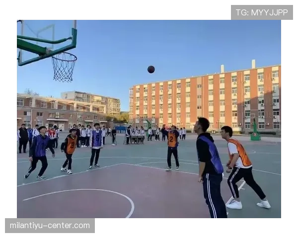 脚踢球违例是什么?篮球规则中如何判定这一行为 脚踢球违例是什么?篮球规则中如何判定这一行为